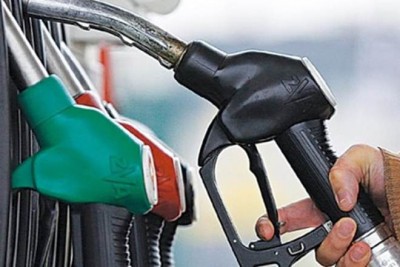 पेट्रोल, डीजल की बिक्री में आई भारी गिरावट, पहले से कम हो सकते है दाम