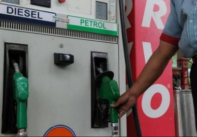 Petrol prices raises again, no change in diesel