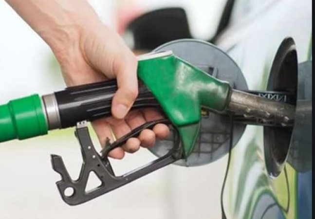 Petrol-diesel becomes cheaper due to Coronavirus, Know today's price