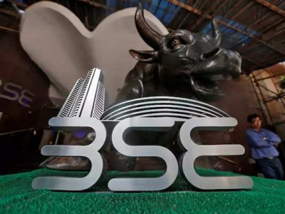 Stock market plunges amid US-Iran tensions, Sensex breaks up by 500 points
