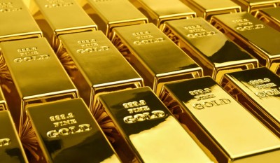 Gold falls in futures trade, know new price