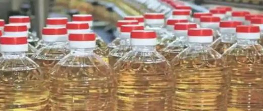 Cooking oil has become cheaper, and the prices will come down