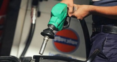 भोपाल में 100 रुपए के पार पहुंचा पेट्रोल, जानिए क्या है डीज़ल का भाव