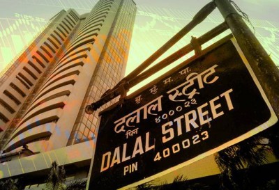 भारतीय शेयर बाजार पर कोरोना का असर, विदेशी निवेशकों ने निकाले 5 अरब डॉलर