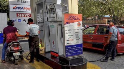 पेट्रोल-डीजल : सोमवार भी जारी रही कीमतों में कटौती, आज यह है दाम