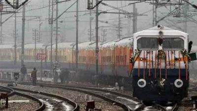रेलवे ने रद्द की आज की 114 ट्रेनें, यात्रियों को हो सकती है परेशानी