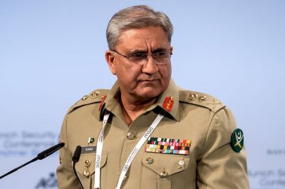 Pakistani military chief meeting with business leaders, speculation intensifies