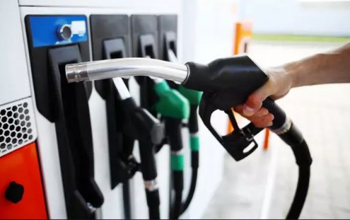 Prices of petrol and diesel remain unchanged today, know here
