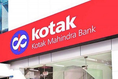 Stock market fluctuates, Kotak Mahindra Bank shares rise up to 8%