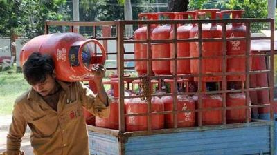 Price of  LPG gas cylinders increased in metro cities