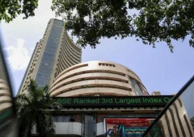 Sensex gains 450 points in stock market