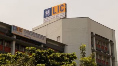 LIC total premium crosses 17% to Rs.2.32L cr in FY2023