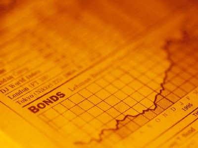 SBI raises 600mn-dollar via bonds, bids total USD1.9 bn