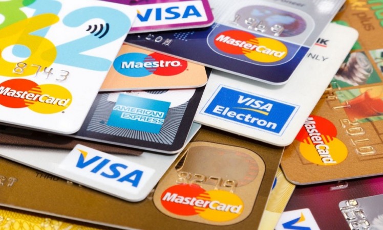 क्रेडिट कार्ड का चलन बढ़ा, मई माह में हुआ  रिकॉर्ड तोड़ खर्च :आरबीआई