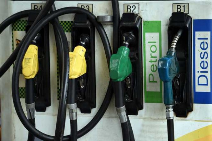 Petrol and diesel prices on fire for the second day in a row, know today's price
