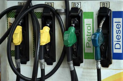 पेट्रोल-डीजल की कीमतों ने आज दी बड़ी राहत, जानिए क्या है नया दाम?
