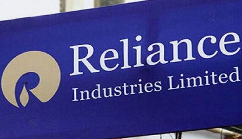 Reliance Retail forays into salon business; acquire stake in Naturals