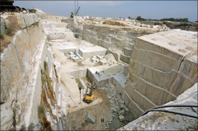 Stone Industries association urges Government to permit granite quarries