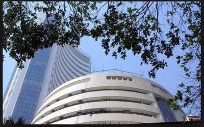Sensex  recorded a major fall in early trade….read detail inside