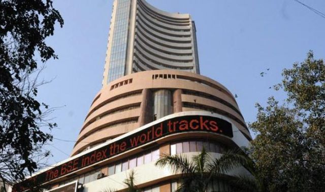 Sensex trips on 1st trading day of 2017, logs loss