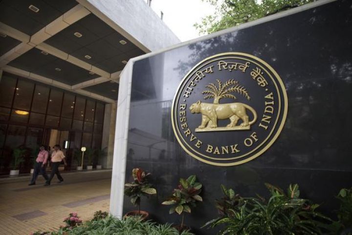 RBI के बैंकों को निर्देश, 40 फीसदी नोट ग्रामीण क्षेत्रों में पहुंचाएं