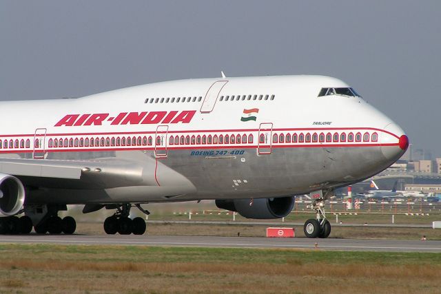 एयर इंडिया : 30 पायलेटों के लाइसेंस रद्द करने पर विचार