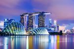 सिंगापुर की तरफ बढ़ता पर्यटकों का काफिला