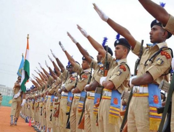 Golden chance to become an officer in CRPF without examination, salary will be more than 72000