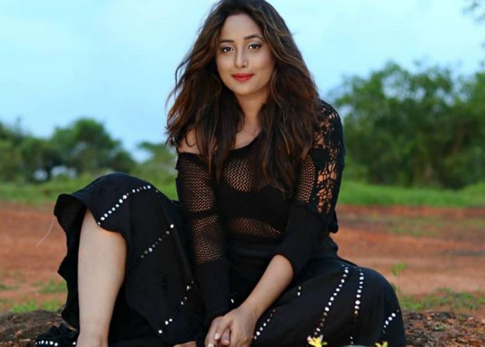 944px x 675px - Bhojpuri actress Rani Chatterjee flaunts sexy curves in latest photoshoot |  NewsTrack English 1