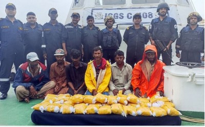 Drugs worth Rs 200 crore seized in Gujarat, six arrested