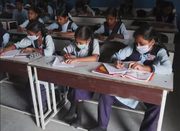 Students to get Rs5,000 for joining govt school in Godumakunta