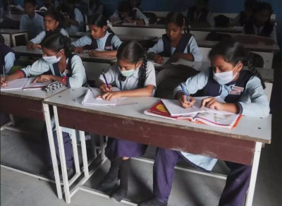 Students to get Rs5,000 for joining govt school in Godumakunta