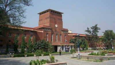 कोविड संकट के बीच दिल्ली विश्वविद्यालय ने अंतिम वर्ष की परीक्षाएं कीं स्थगित