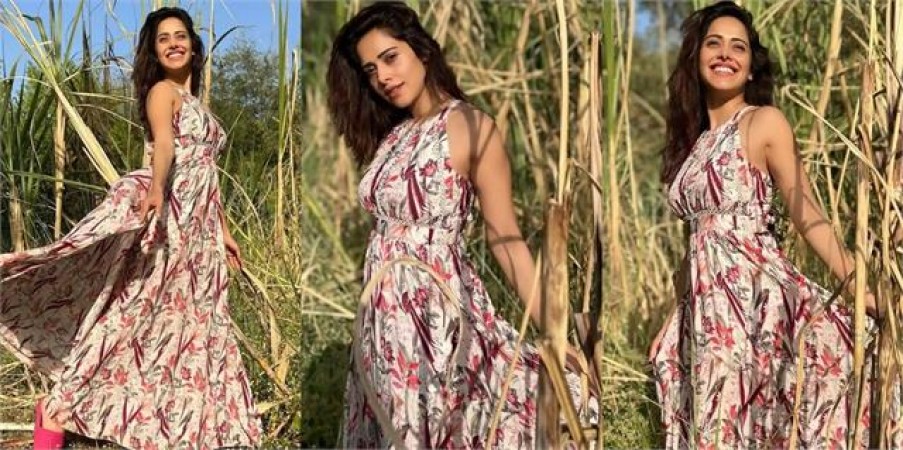 Nushrat Bharuch Nude Video - In a sugarcane field... wearing a floral dress... Nusrat Bharucha gave a  killer pose\