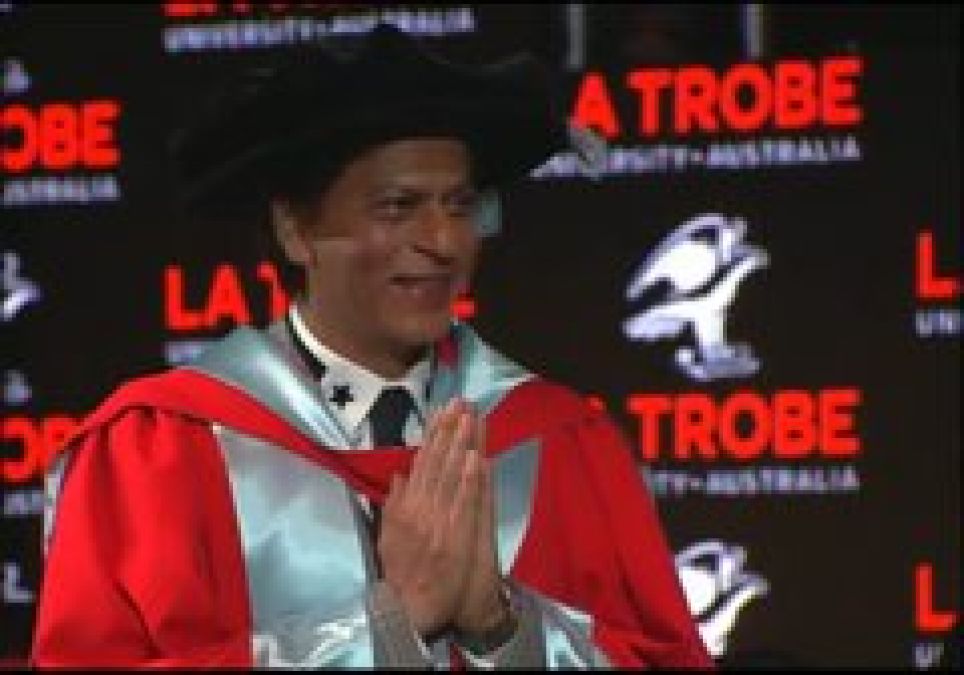 King Khan receives doctorate Degree in front of thousands of fans!