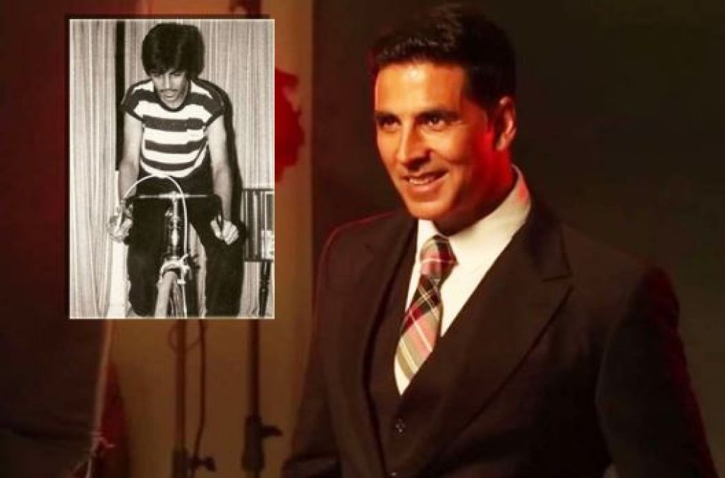 Akshay Kumar Shares his Childhood Picture, Here's the Purpose!