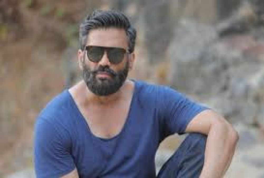 Suniel Shetty appeals to fans to donate through emotional post