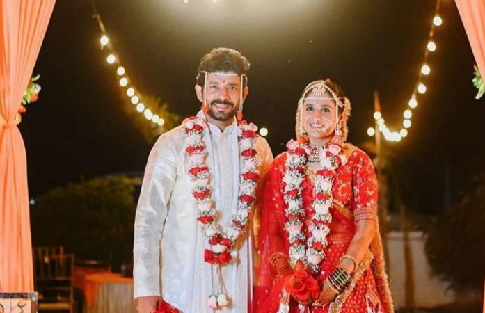 Actor Vineet Kumar Singh marries long-time girlfriend Ruchiraa Gormaray
