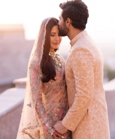 Vicky-Katrina shares most romantic pictures of wedding, See here