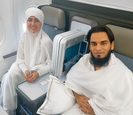 Sana Khan reaches Mecca with husband Anas, shares video