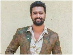 Vicky Kaushal spending loving time with mother amid lockdown