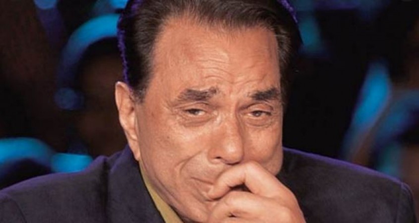 Dharmendra apologises to fans emotionally, find out what's the reason