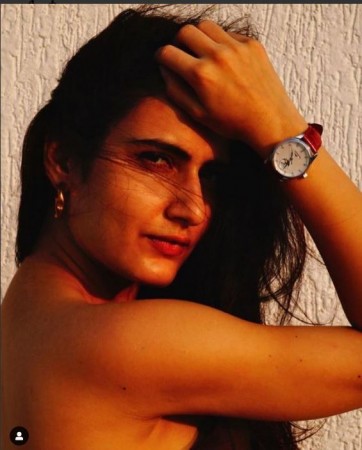 Fatima Sana Shaikh trolled for new picture, Users asked questions related to Aamir