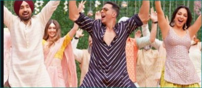 Akshay Kumar while dancing Naagin says 'Year 2021 bring lots of good news'
