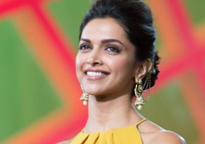 Deepika Padukone's desi look makes fans crazy, See picture here