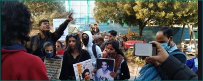 Sushant Singh Rajput's fans protest outside Delhi CBI office