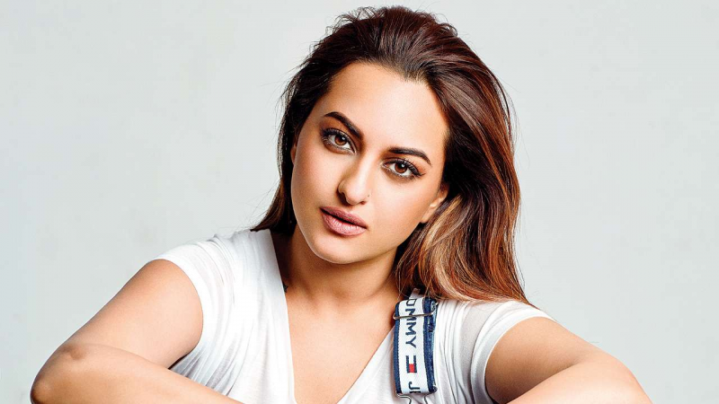 Sonakshi Sinha Ready To Debut In Digital World Will Be Seen In This Web Series Newstrack Hindi 1