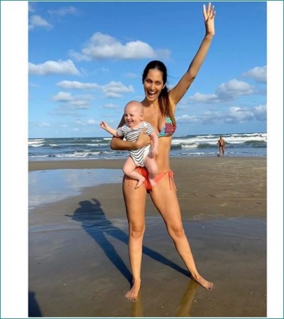 Bruna Abdullah shared picture with her daughter and husband