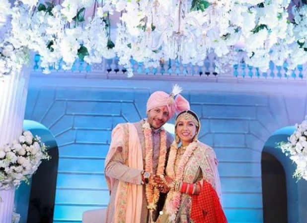निति मोहन ने शेयर की शादी की पहली तस्वीर, दिख रही बेहद खूबसूरत