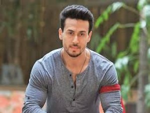 Disha's comment on Tiger Shroff's shirtless photo will break your heart
